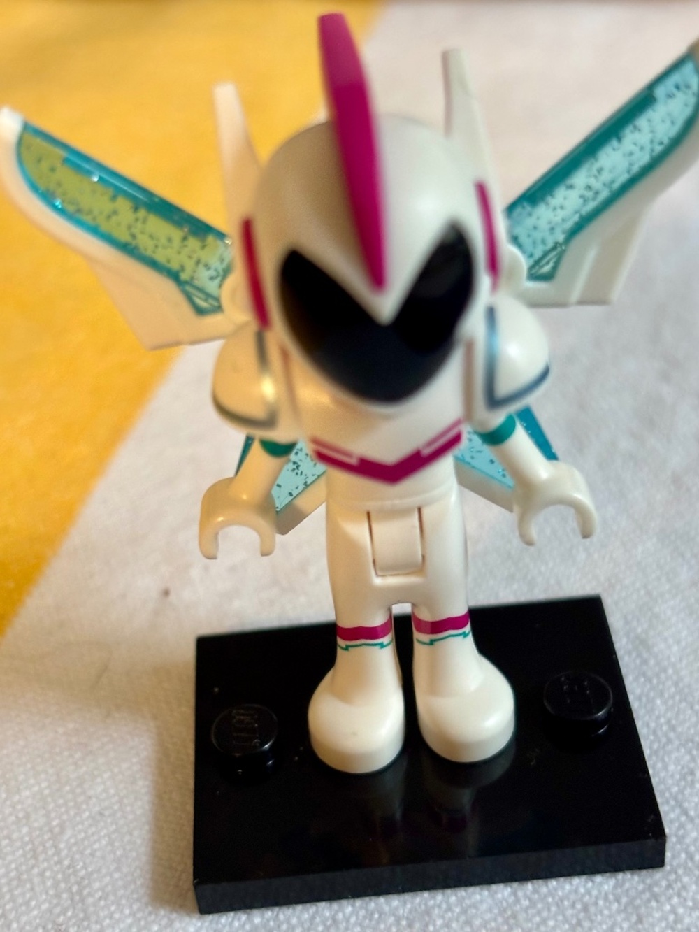 The Lego Movie 2 "Sweet Mayhem with crooked smile" tlm116. With stand & accessor